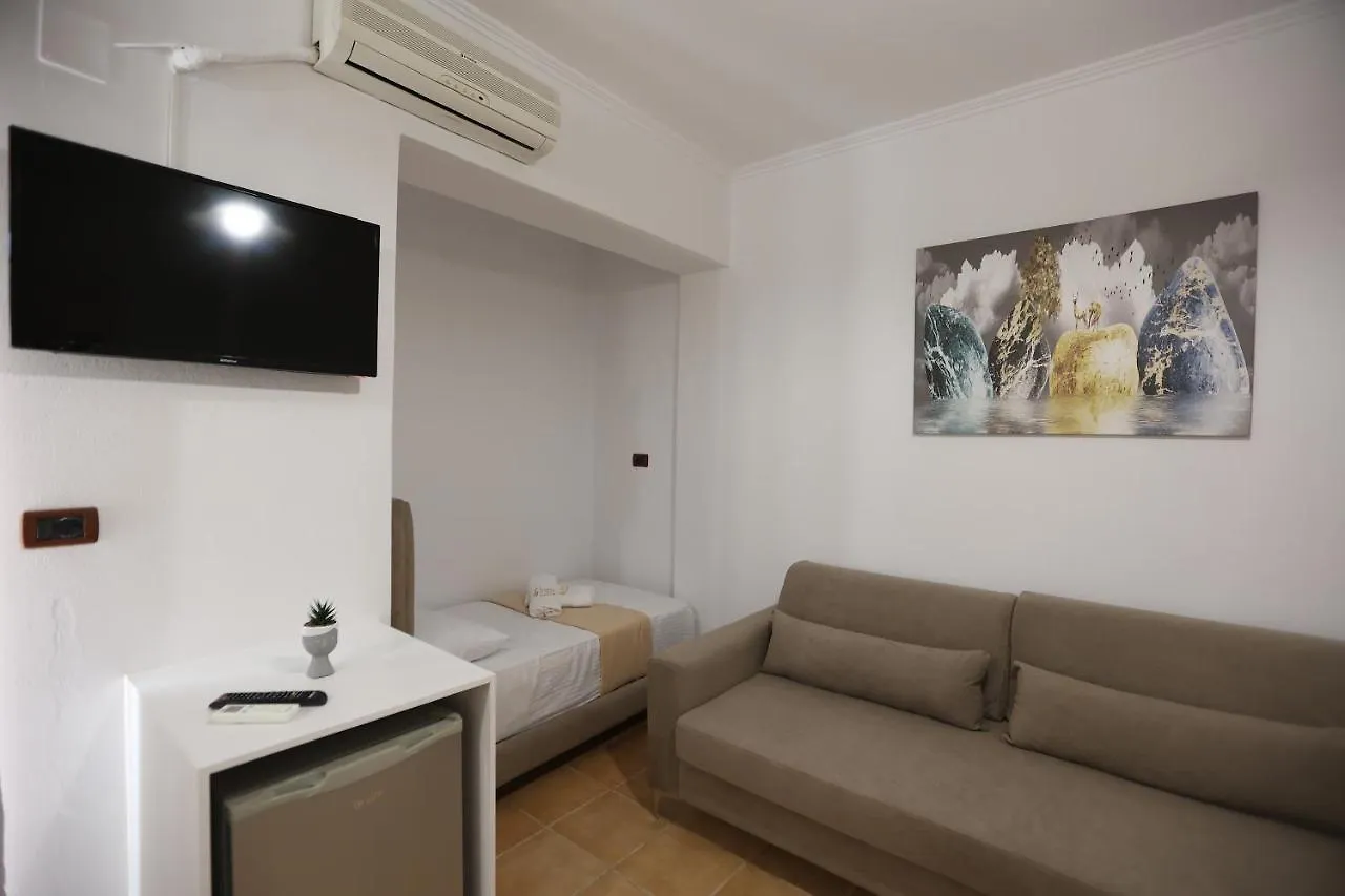 Hotel De Ksamil 0*,