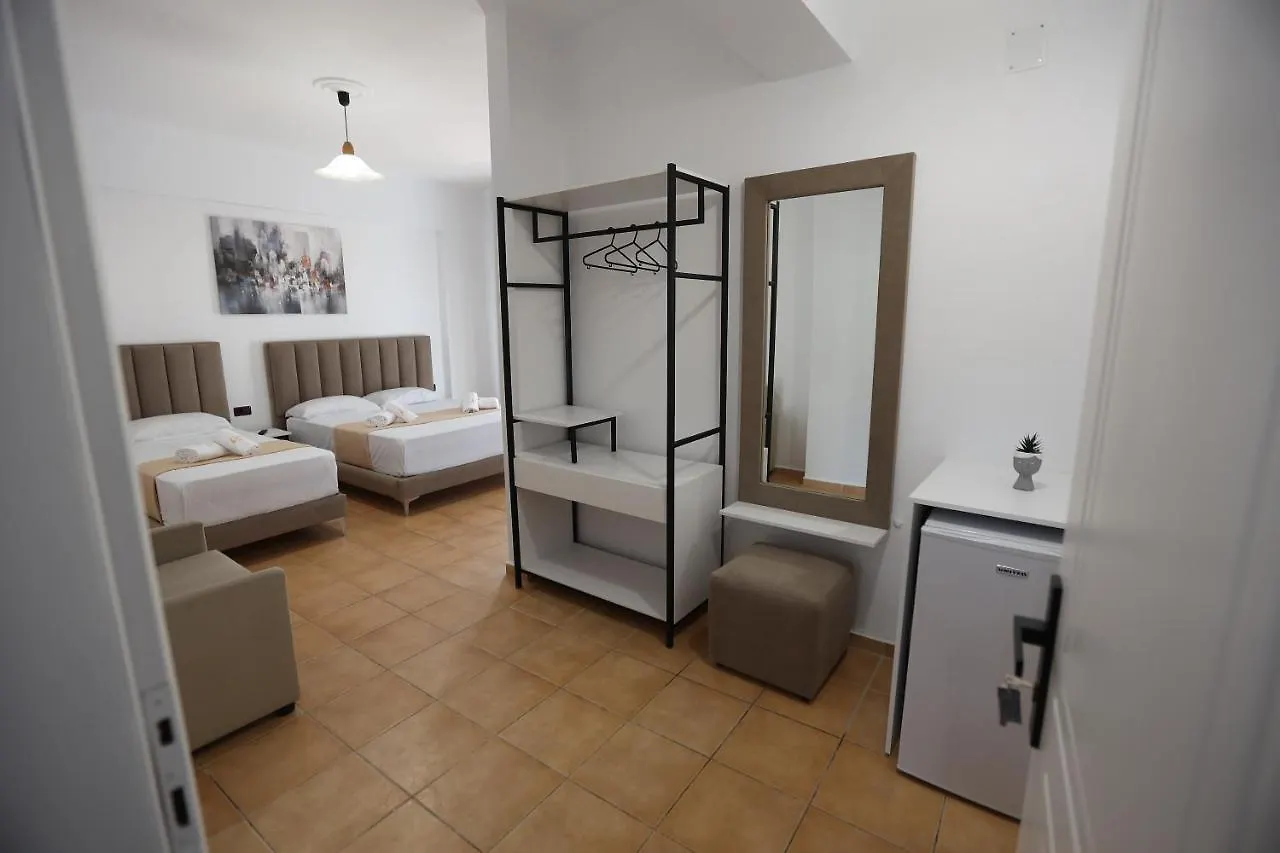 Hotel De Ksamil 0*,
